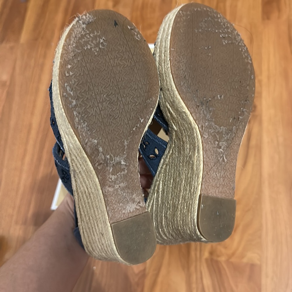 Michael Kors Damita Floral Wedge, Canvas, size 6.5 - Picture 2 of 4